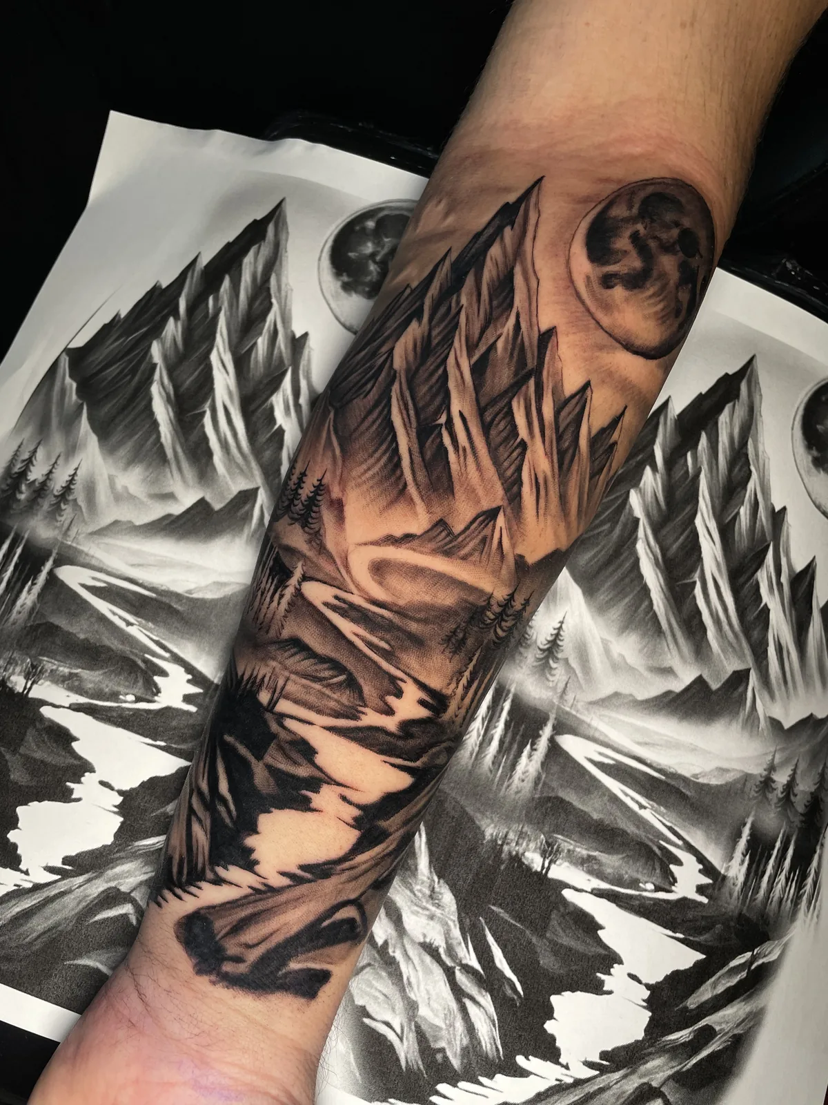 Trabalho de tatuagem da District Tattoo
